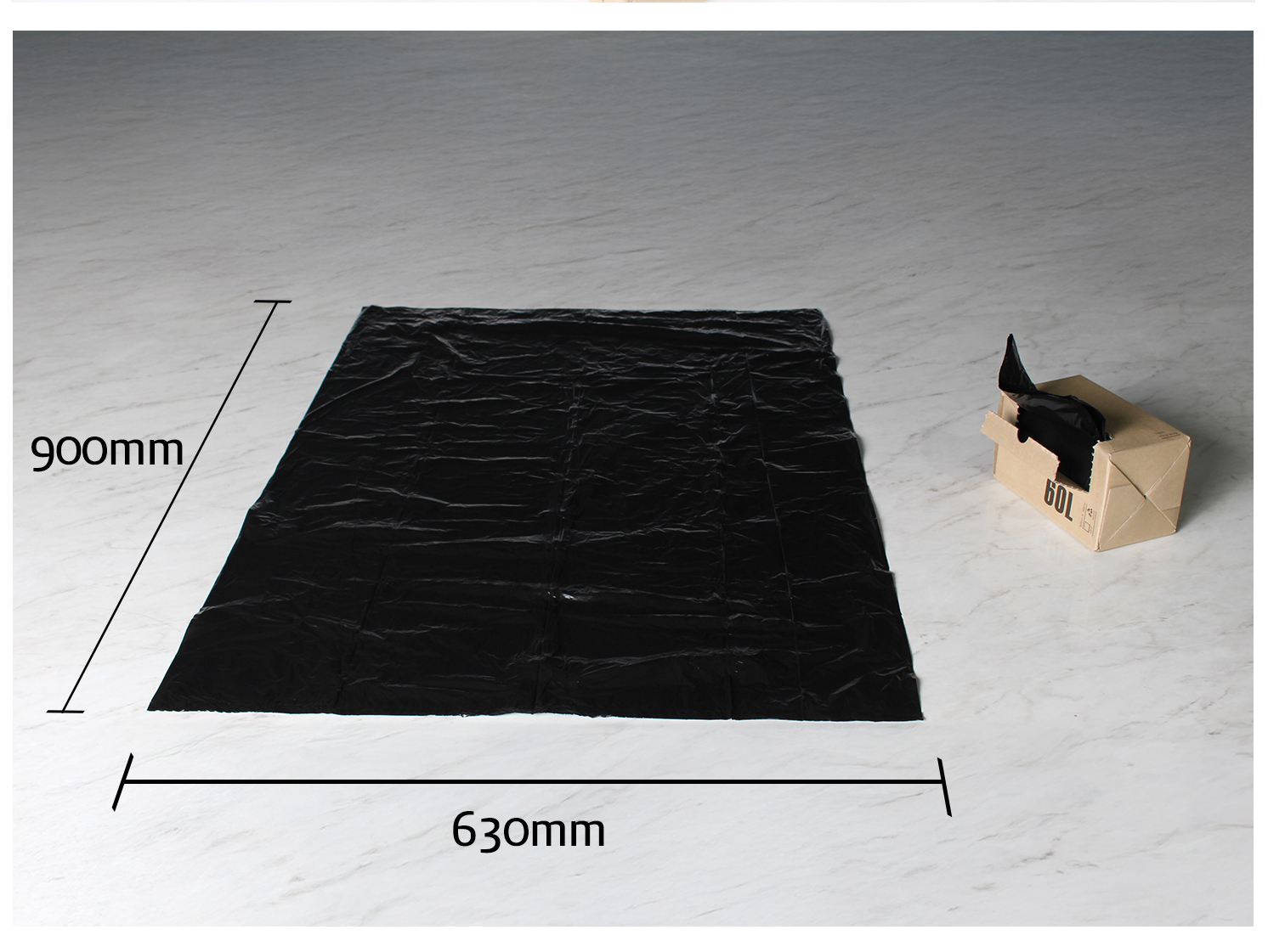 비닐봉투 재활용비닐봉투 쓰레기봉투 크기 안내 - 비닐봉투 펼친 모습과 20L 용량의 포장 상자가 함께 있는 이미지